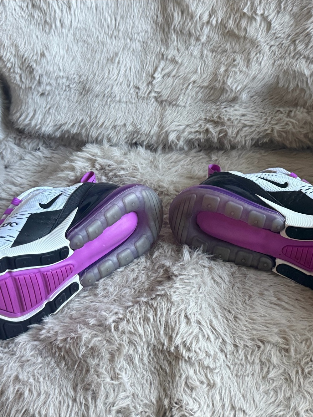 Nike Women's White Black and Purple Air Max 270 Sneakers - Picture 7 of 7